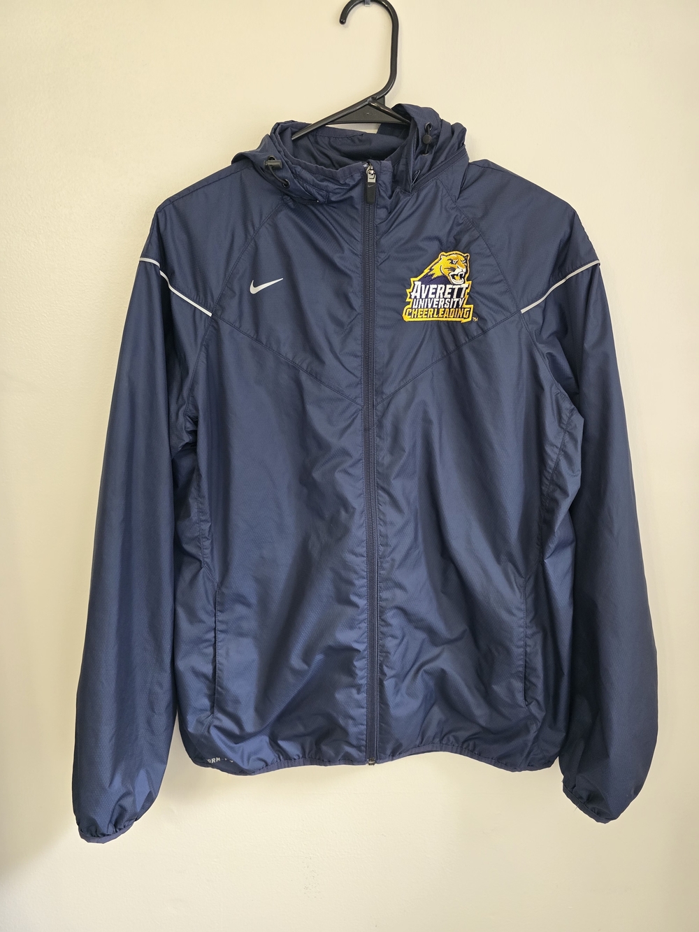 Nike Navy Windbreaker with Averett University Cheer Logo Large Rain Jacket Women